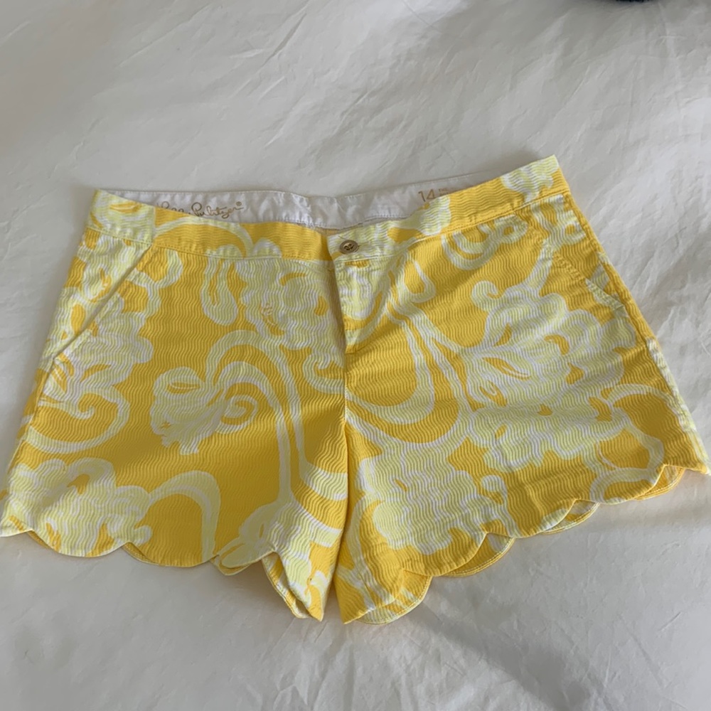 Lily Pulitzer  womens shorts (size 14)